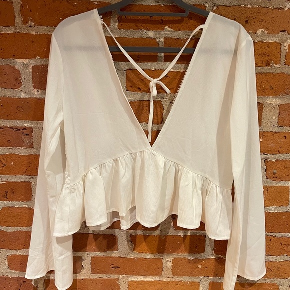 White Lace / Bell Sleeved Top - Picture 2 of 2